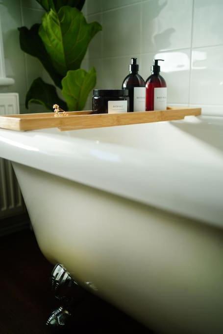 Northdene Cottage - Cosy Old Fisherman'S Cottage Two Mins From Sea - Free Parking - Wood Burning Stove - Roll Top Bath - Dog Friendly Deal Exteriér fotografie